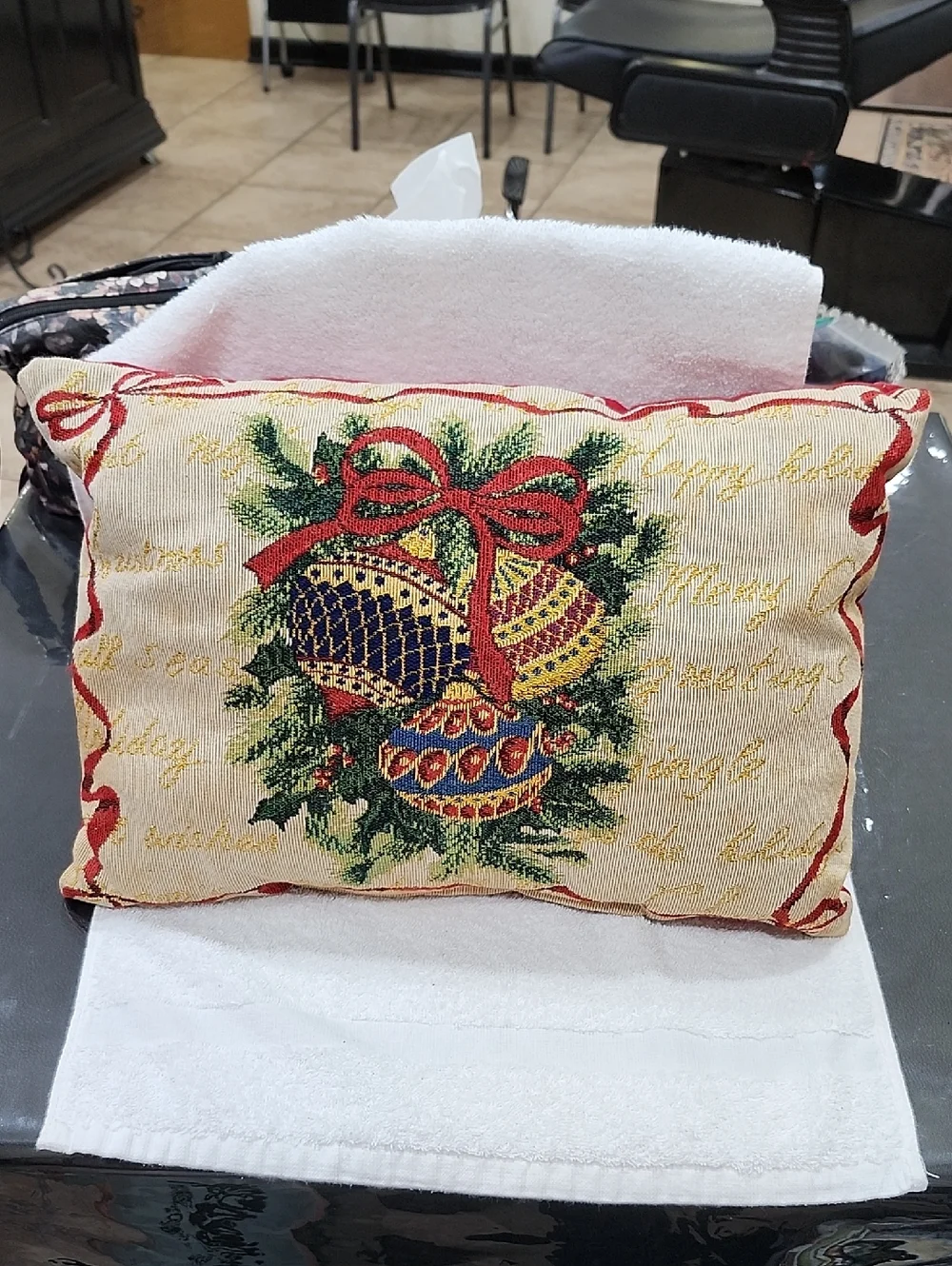 VINTAGE-STYLE HOLIDAY ORNAMENT TAPESTRY THROW PILLOW
